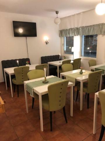 Ekerö Maelaroe Hotell מראה חיצוני תמונה